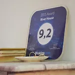 River House Apartamento