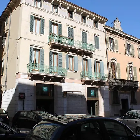 Apartment River House