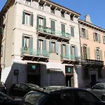 Apartment River House